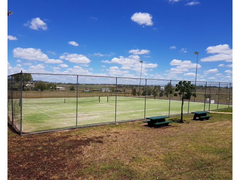 24 King Street, Kingsthorpe QLD 4400