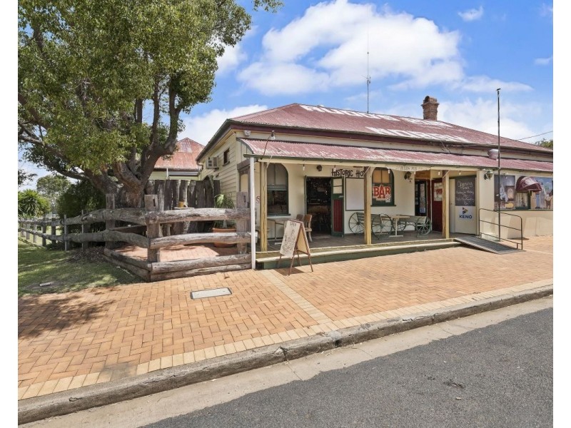 25 Murton Street, Nobby QLD 4360