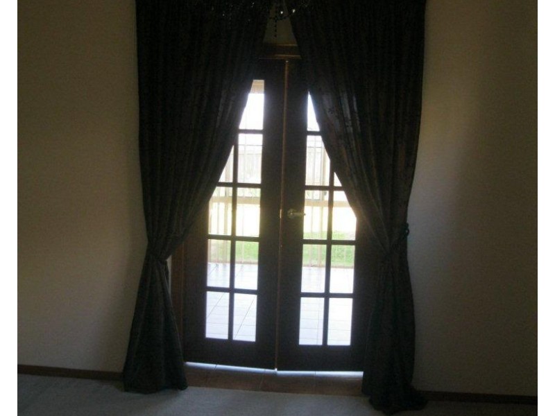 54 Bouganvillea Drive, Middle Ridge QLD 4350