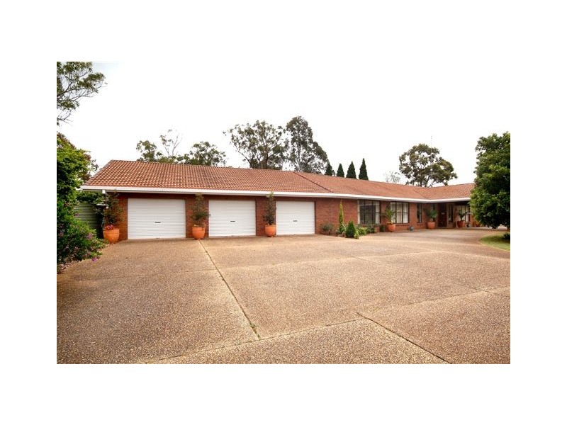 7 Golf Course Drive, Middle Ridge QLD 4350