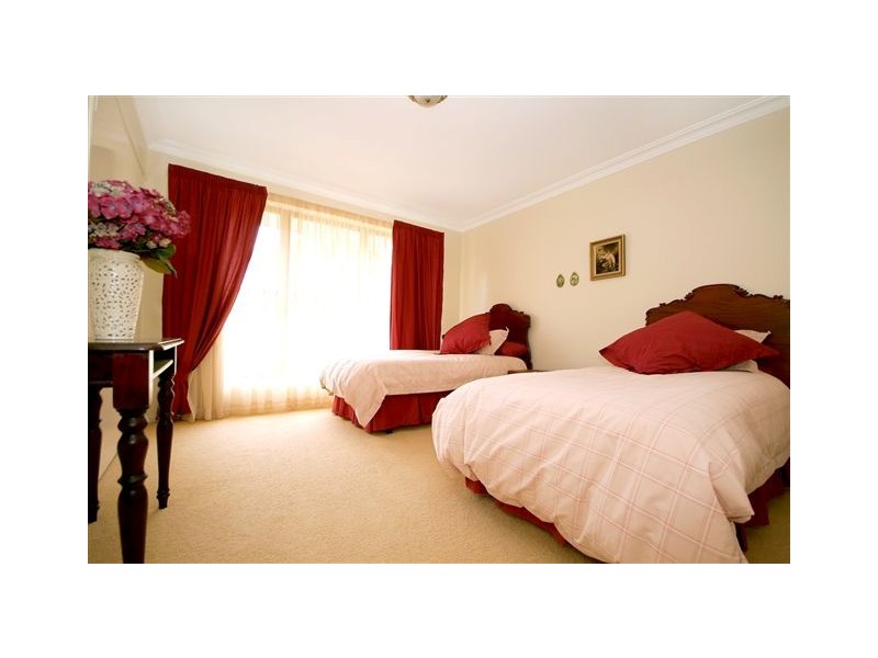 7 Golf Course Drive, Middle Ridge QLD 4350