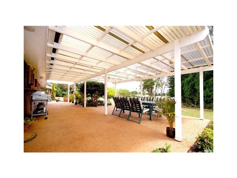 7 Golf Course Drive, Middle Ridge QLD 4350