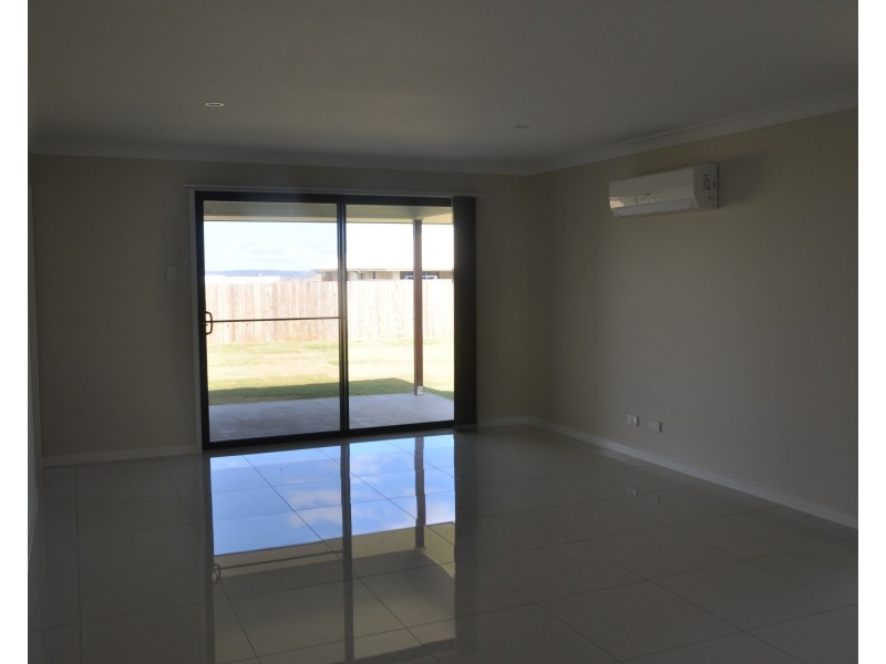 16 Mia Street, Wyreema QLD 4352