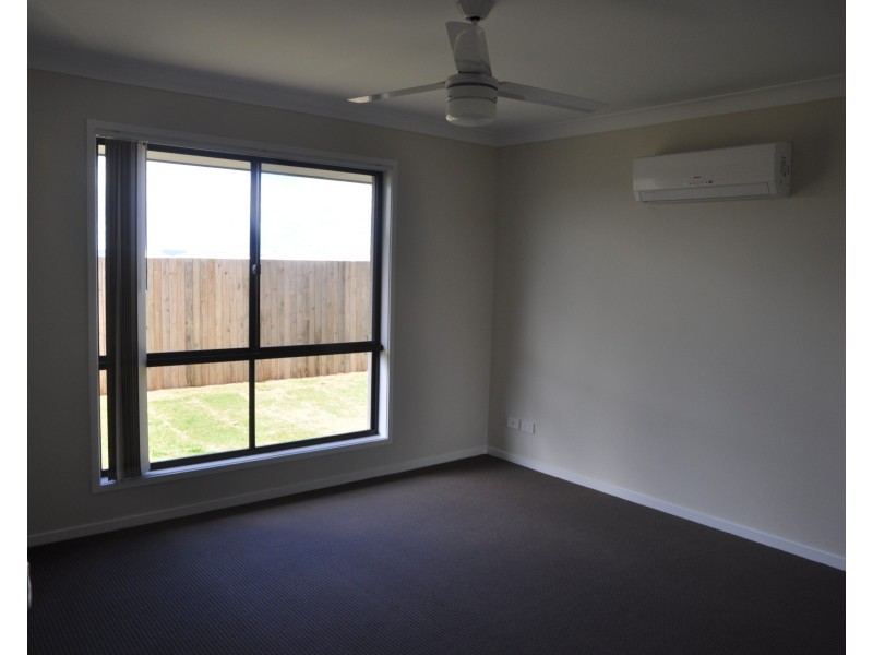 16 Mia Street, Wyreema QLD 4352