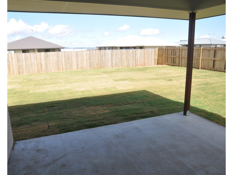 16 Mia Street, Wyreema QLD 4352