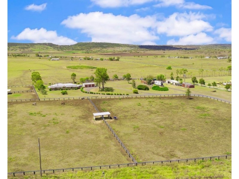 1077 Warrego Highway, Charlton QLD 4350