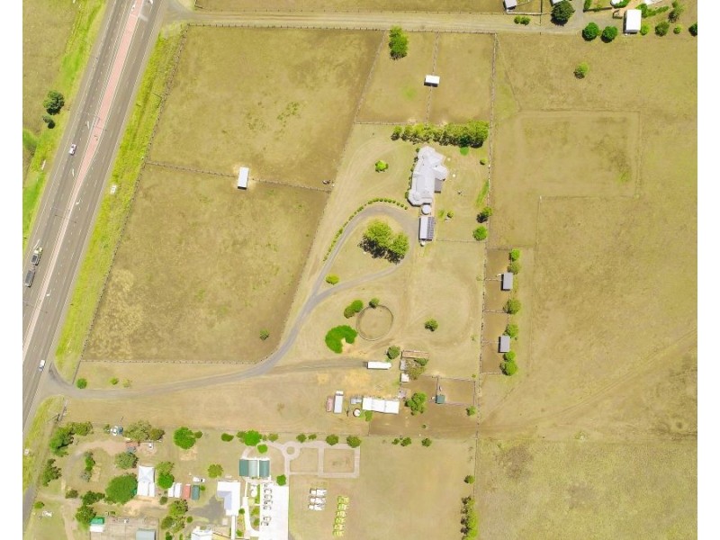 1077 Warrego Highway, Charlton QLD 4350