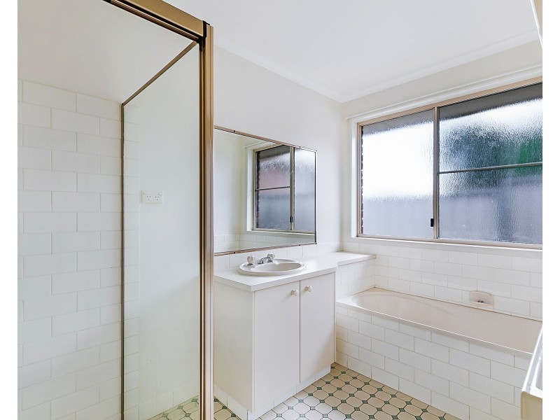 15 Evergreen Court, Glenvale QLD 4350