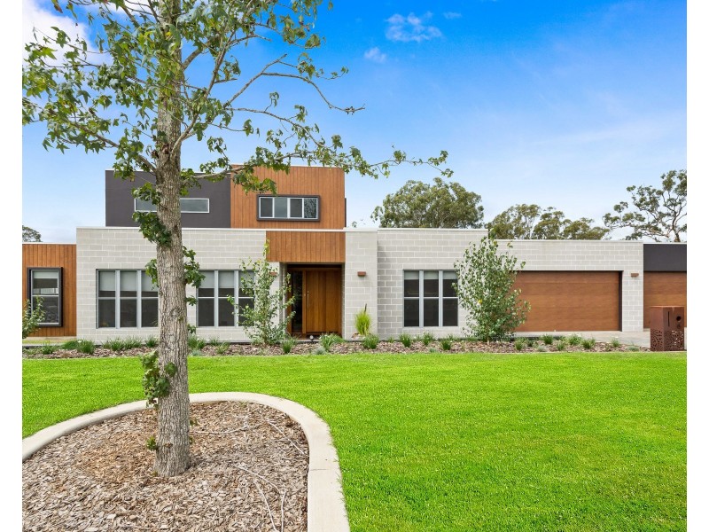 6 Oak Hill Place, Preston QLD 4352