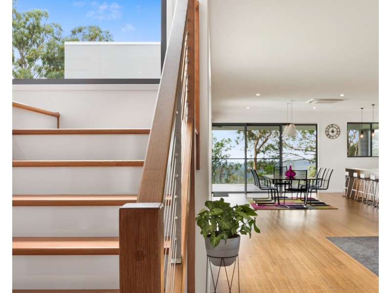 6 Oak Hill Place, Preston QLD 4352