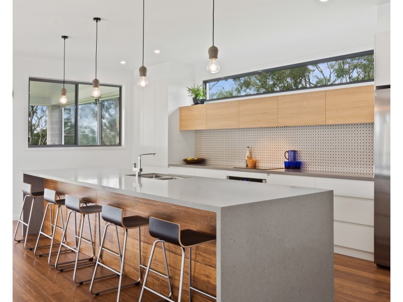 6 Oak Hill Place, Preston QLD 4352