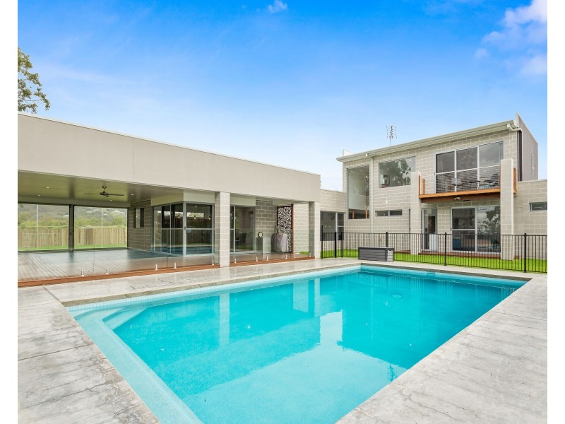 6 Oak Hill Place, Preston QLD 4352