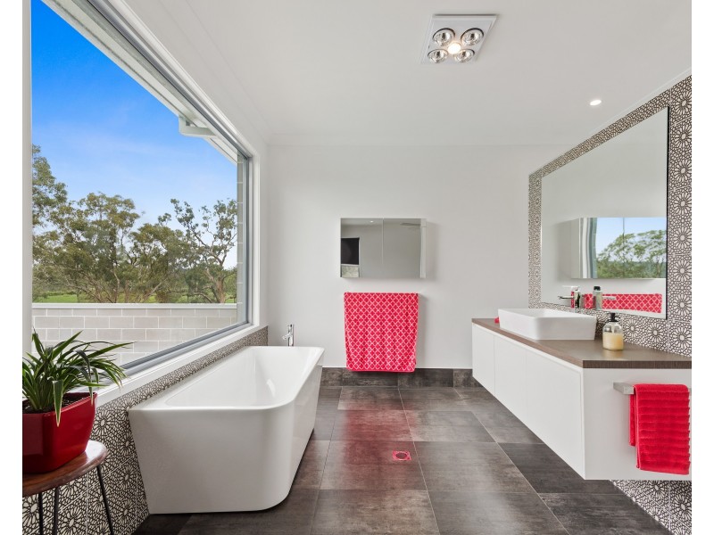 6 Oak Hill Place, Preston QLD 4352