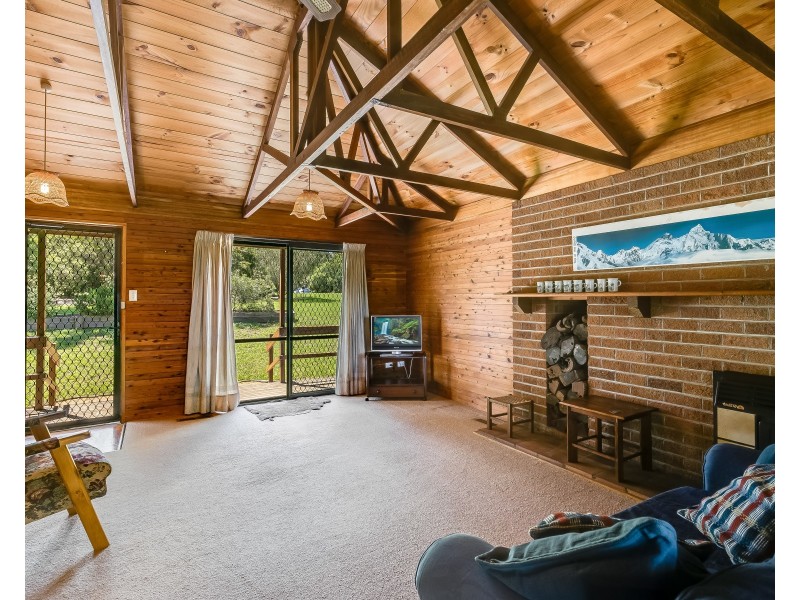 12 Dippel Street, Middle Ridge QLD 4350