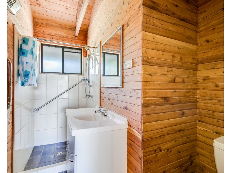 12 Dippel Street, Middle Ridge QLD 4350