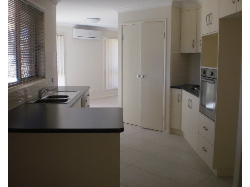 39 Coolana Court, Harristown QLD 4350