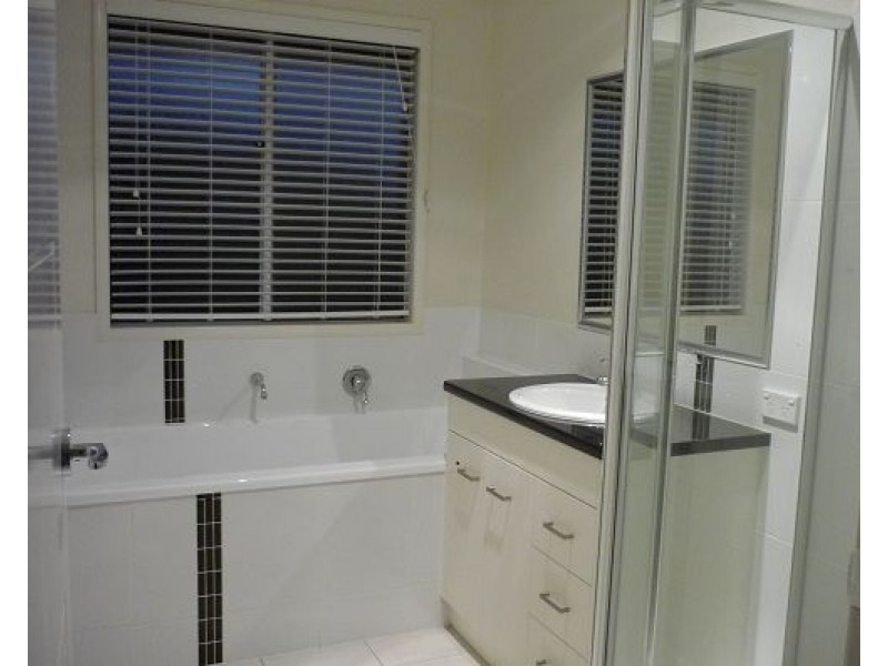 19 Kurrawa Crescent, Glenvale QLD 4350