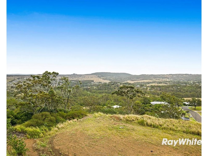 12 Panoramic Drive, Preston QLD 4352