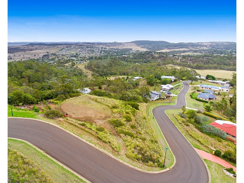 12 Panoramic Drive, Preston QLD 4352