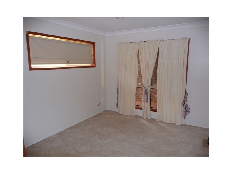 2/18 Stumm Street, Kearneys Spring QLD 4350