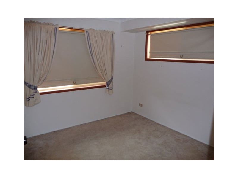 2/18 Stumm Street, Kearneys Spring QLD 4350