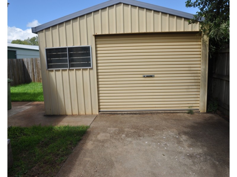8 Albert Street, Newtown QLD 4350