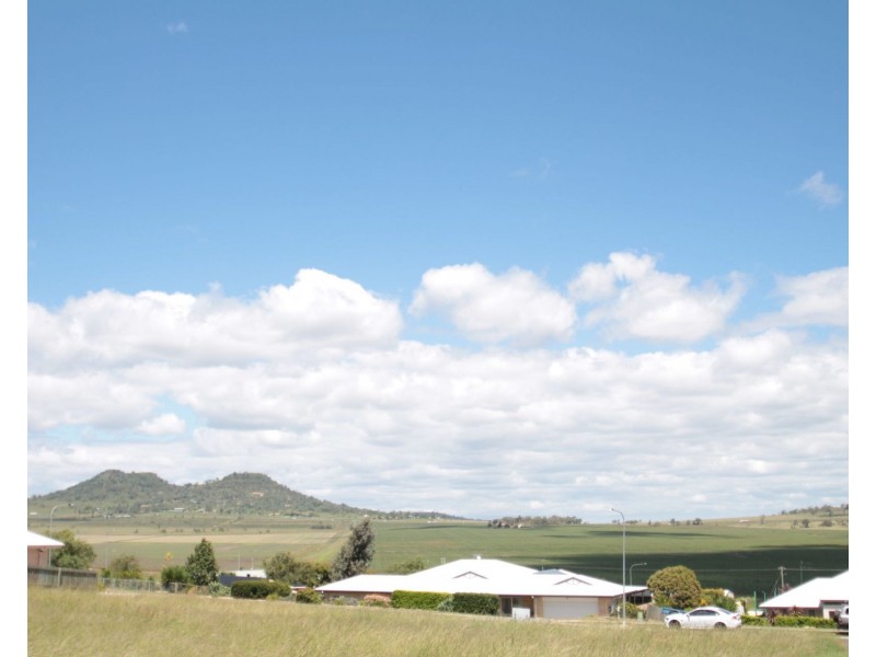 42 Catherine Crescent, Kingsthorpe QLD 4400