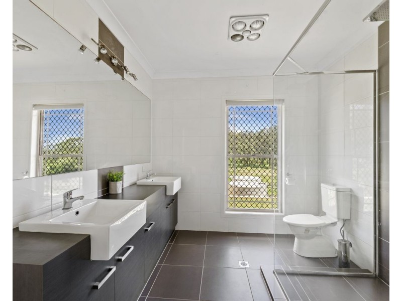 13 McEwan Road, Cabarlah QLD 4352