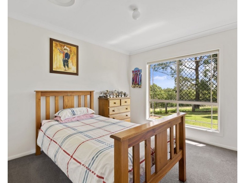 13 McEwan Road, Cabarlah QLD 4352