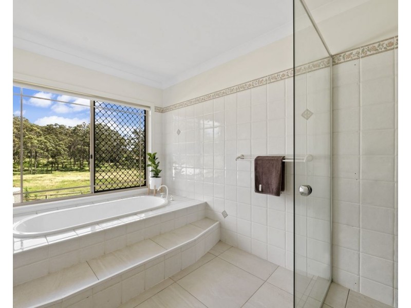13 McEwan Road, Cabarlah QLD 4352