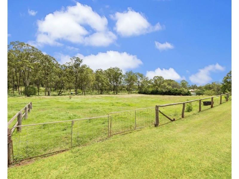 13 McEwan Road, Cabarlah QLD 4352