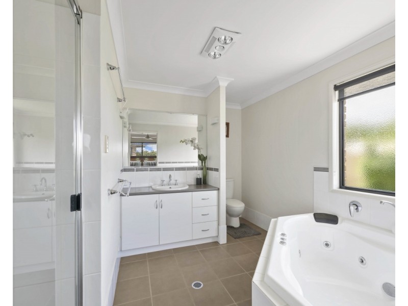 41 Phipps Drive, Meringandan West QLD 4352