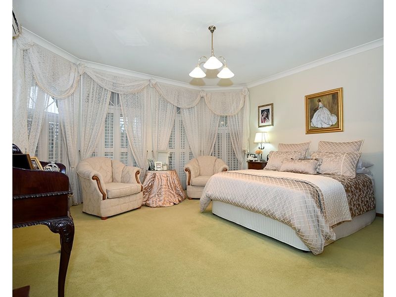 2 Emerald Court, Middle Ridge QLD 4350
