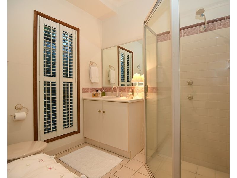2 Emerald Court, Middle Ridge QLD 4350