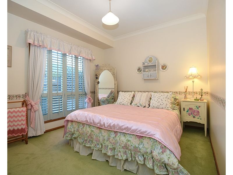 2 Emerald Court, Middle Ridge QLD 4350