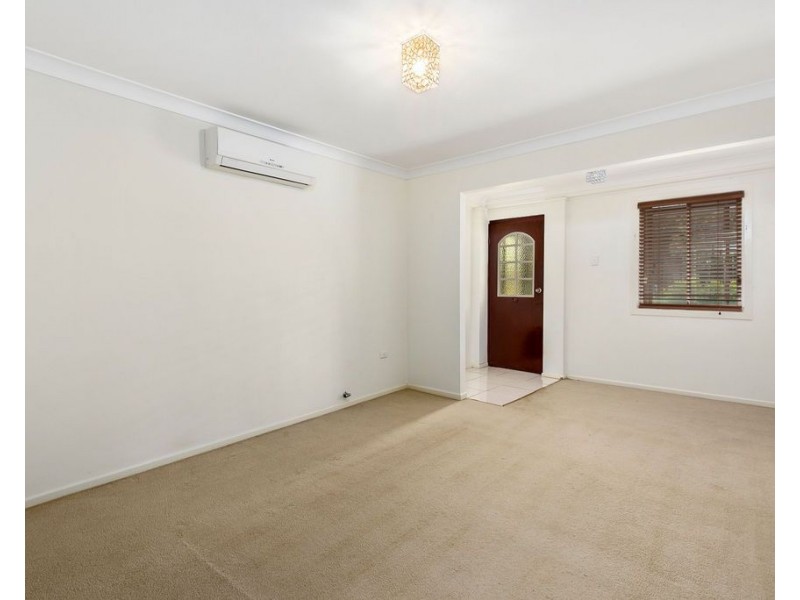 8 Angus Street, Rangeville QLD 4350