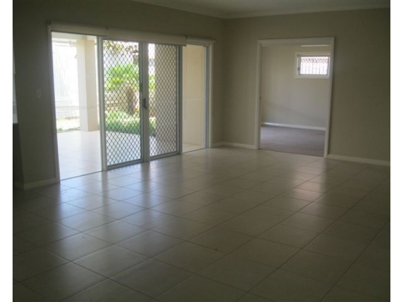 20 McCallum Court, Middle Ridge QLD 4350