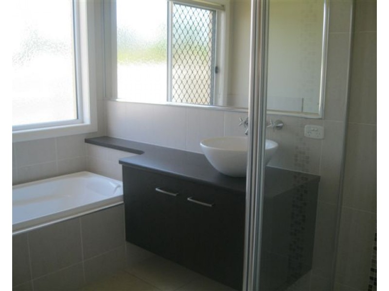 20 McCallum Court, Middle Ridge QLD 4350