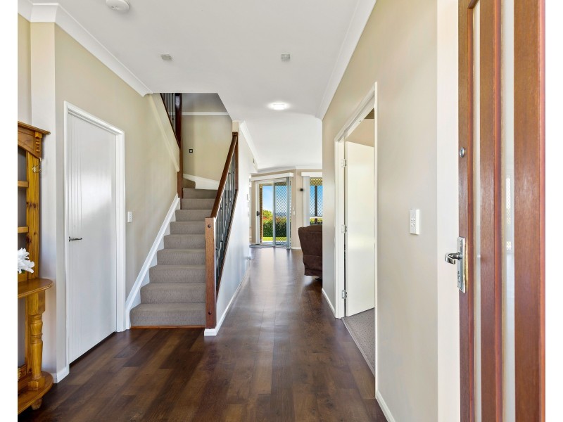6 Mountview Court, Highfields QLD 4352
