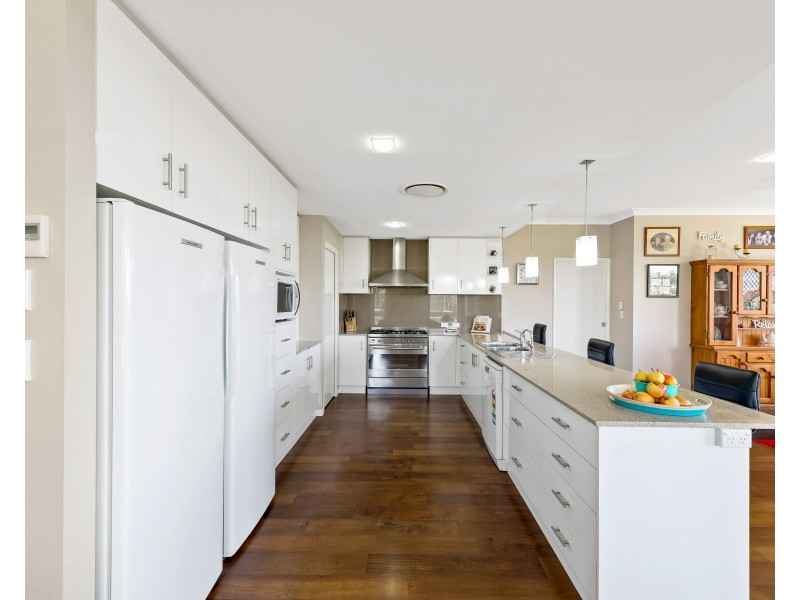 6 Mountview Court, Highfields QLD 4352