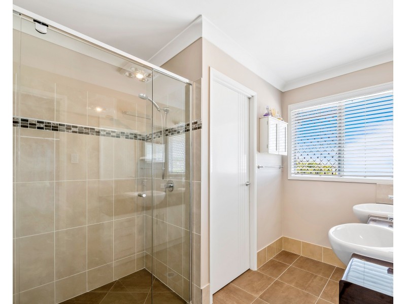 6 Mountview Court, Highfields QLD 4352