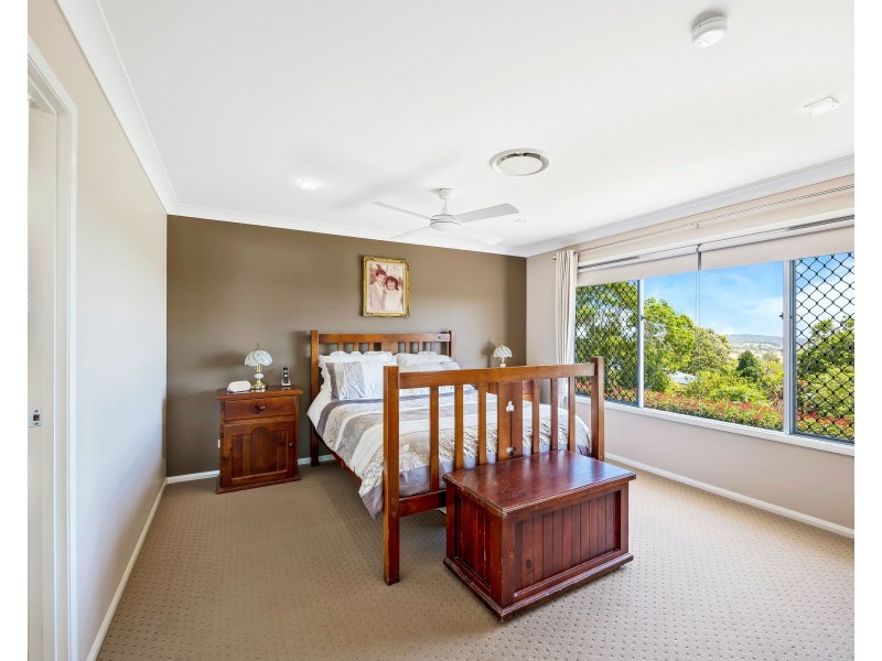 6 Mountview Court, Highfields QLD 4352
