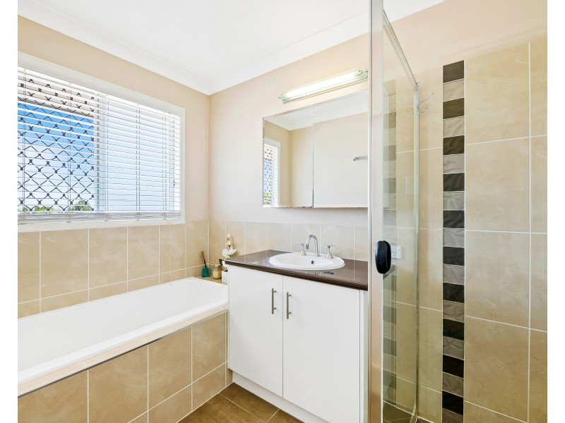 6 Mountview Court, Highfields QLD 4352