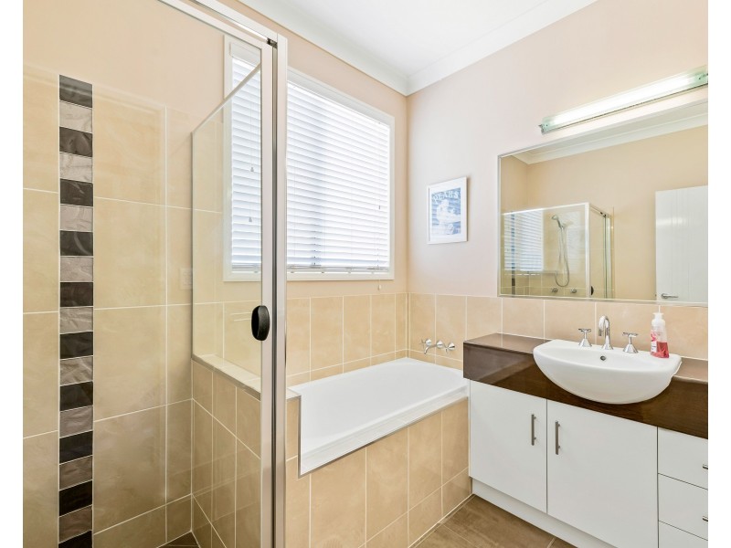 6 Mountview Court, Highfields QLD 4352