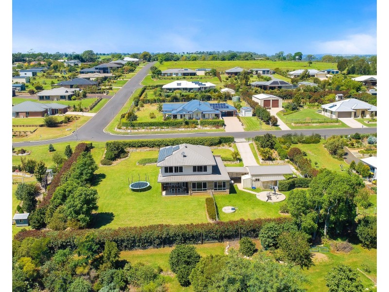 6 Mountview Court, Highfields QLD 4352