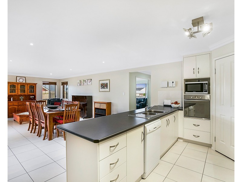 17 Lanagan Court, Middle Ridge QLD 4350