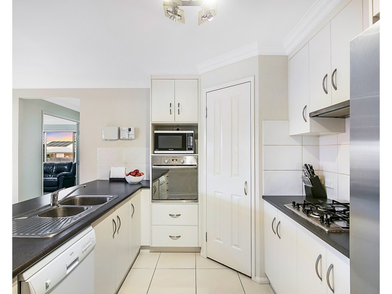 17 Lanagan Court, Middle Ridge QLD 4350