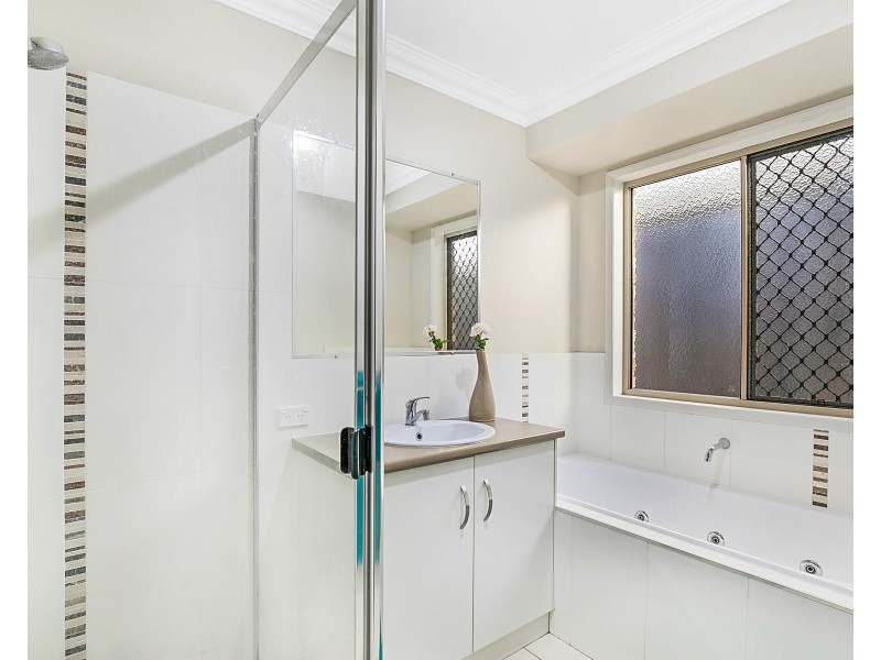 17 Lanagan Court, Middle Ridge QLD 4350