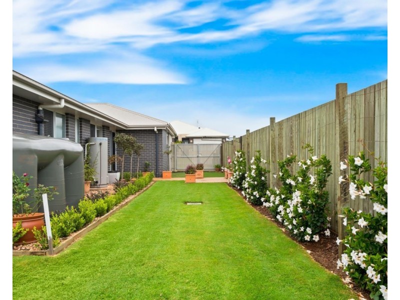 74 Hancock Circuit, Kleinton QLD 4352