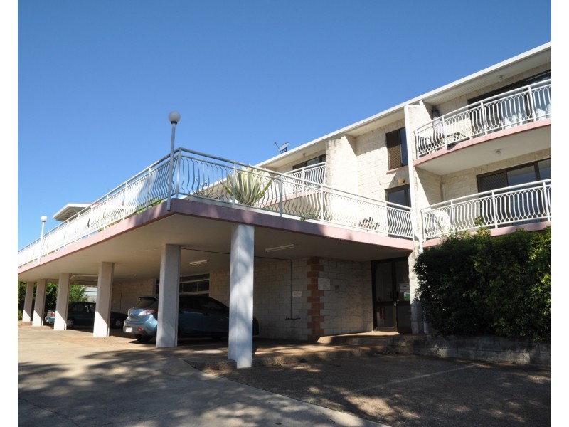 4/208 Hume Street, South Toowoomba QLD 4350
